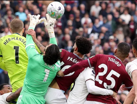 David Raya incident explained as VAR saves Gunners